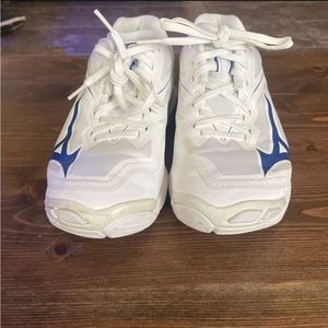 mizuno volleyball shoe